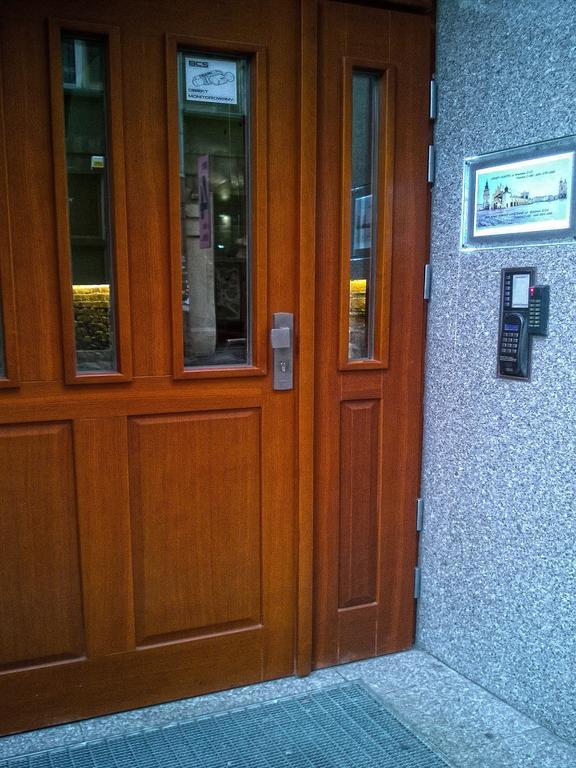 Honey Hostel 克拉科夫 外观 照片